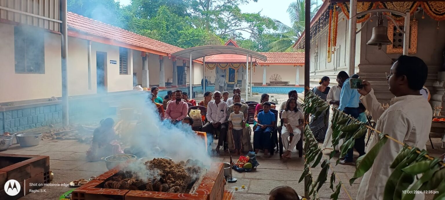 Havan and community gathering at Shri Kshetra Bagwadi